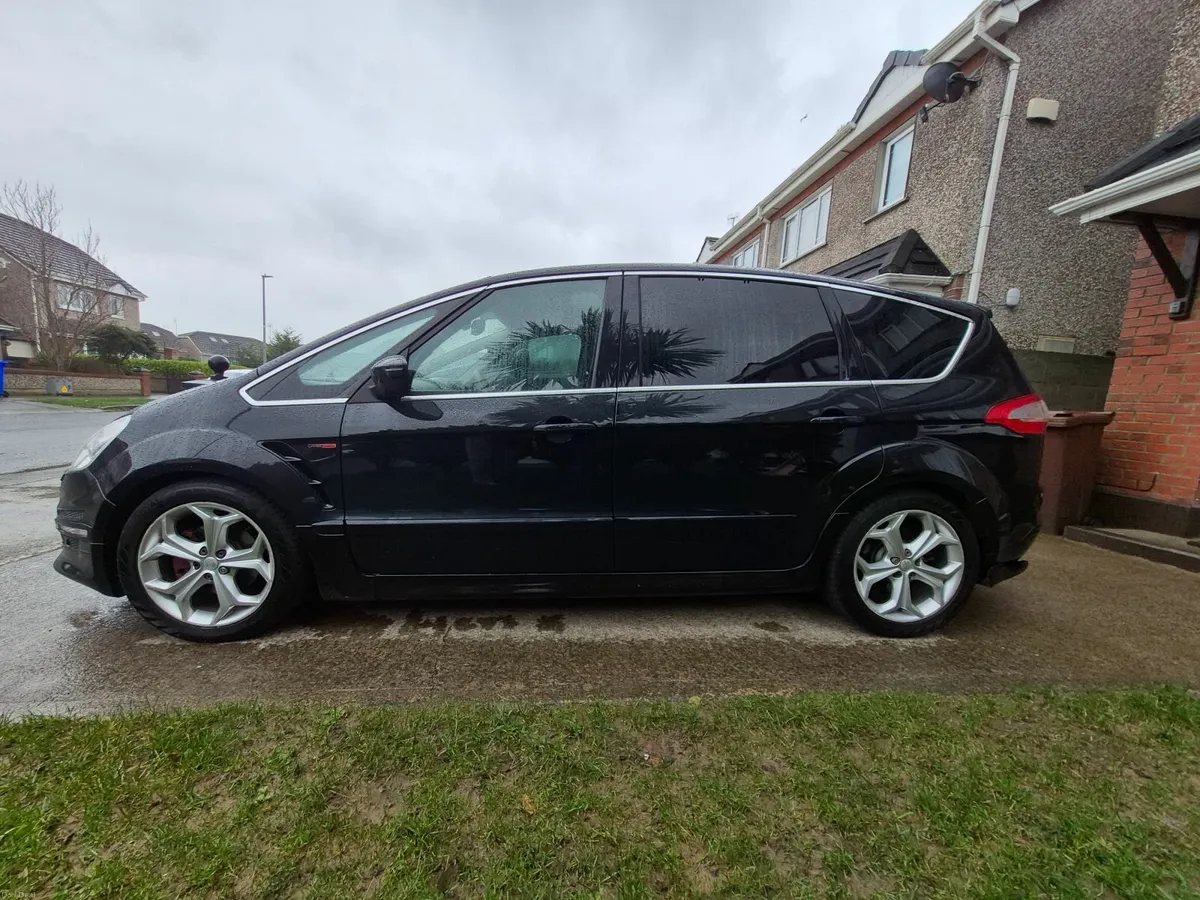 Ford S-Max 2011 - Image 2