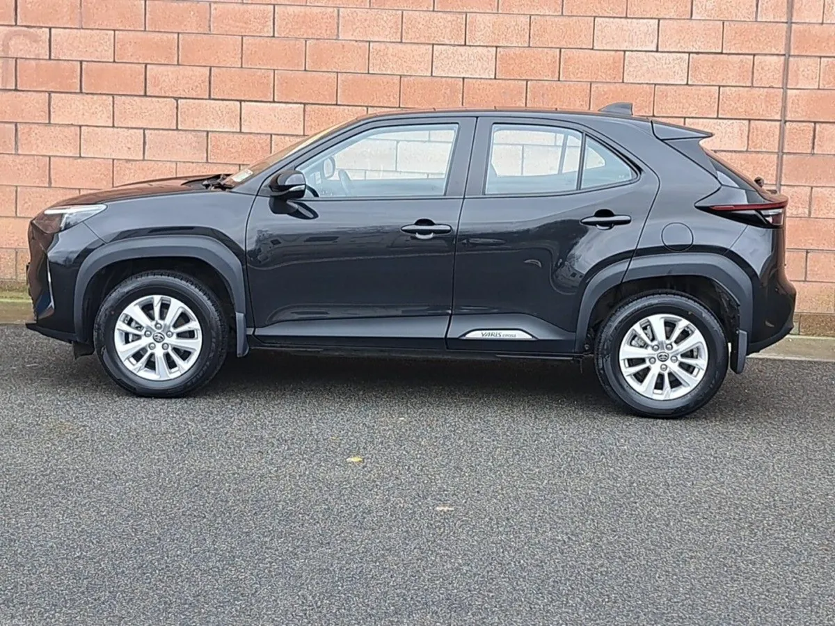 Toyota Yaris Cross Hybrid Luna Model - Image 4