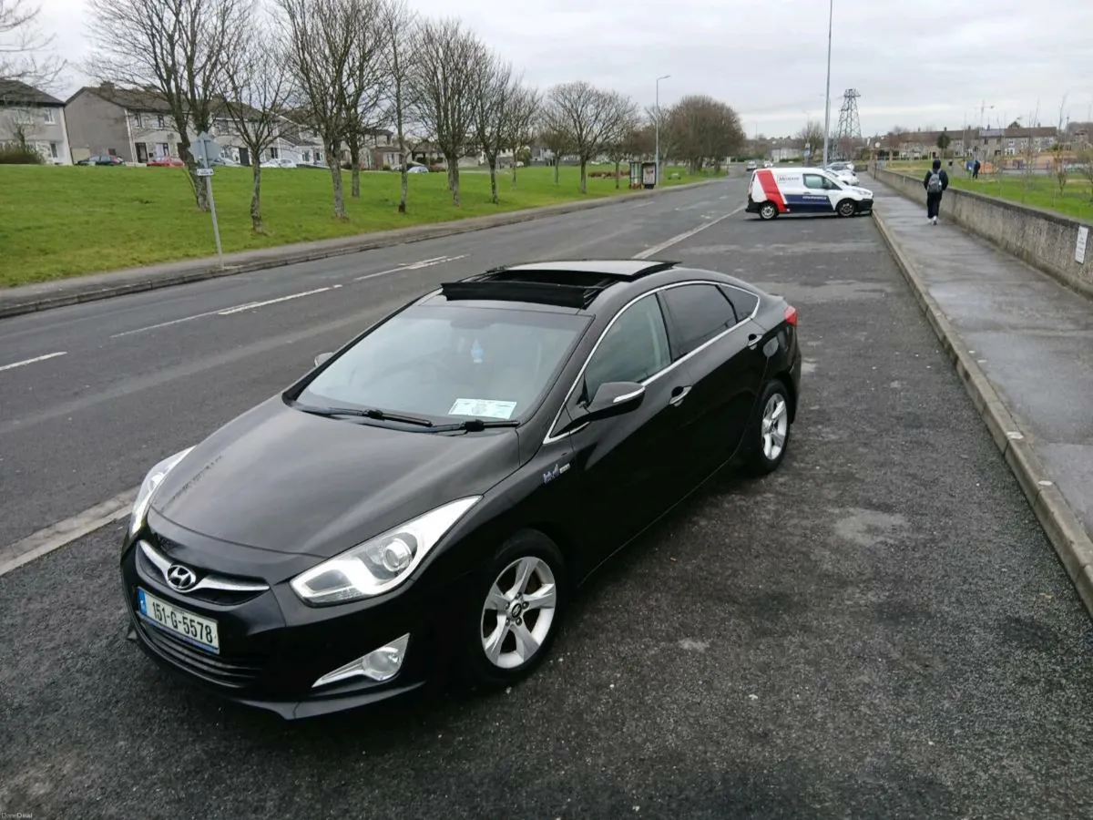 151 Hyundai i40 nct 7/26 tax 3/26 - Image 2