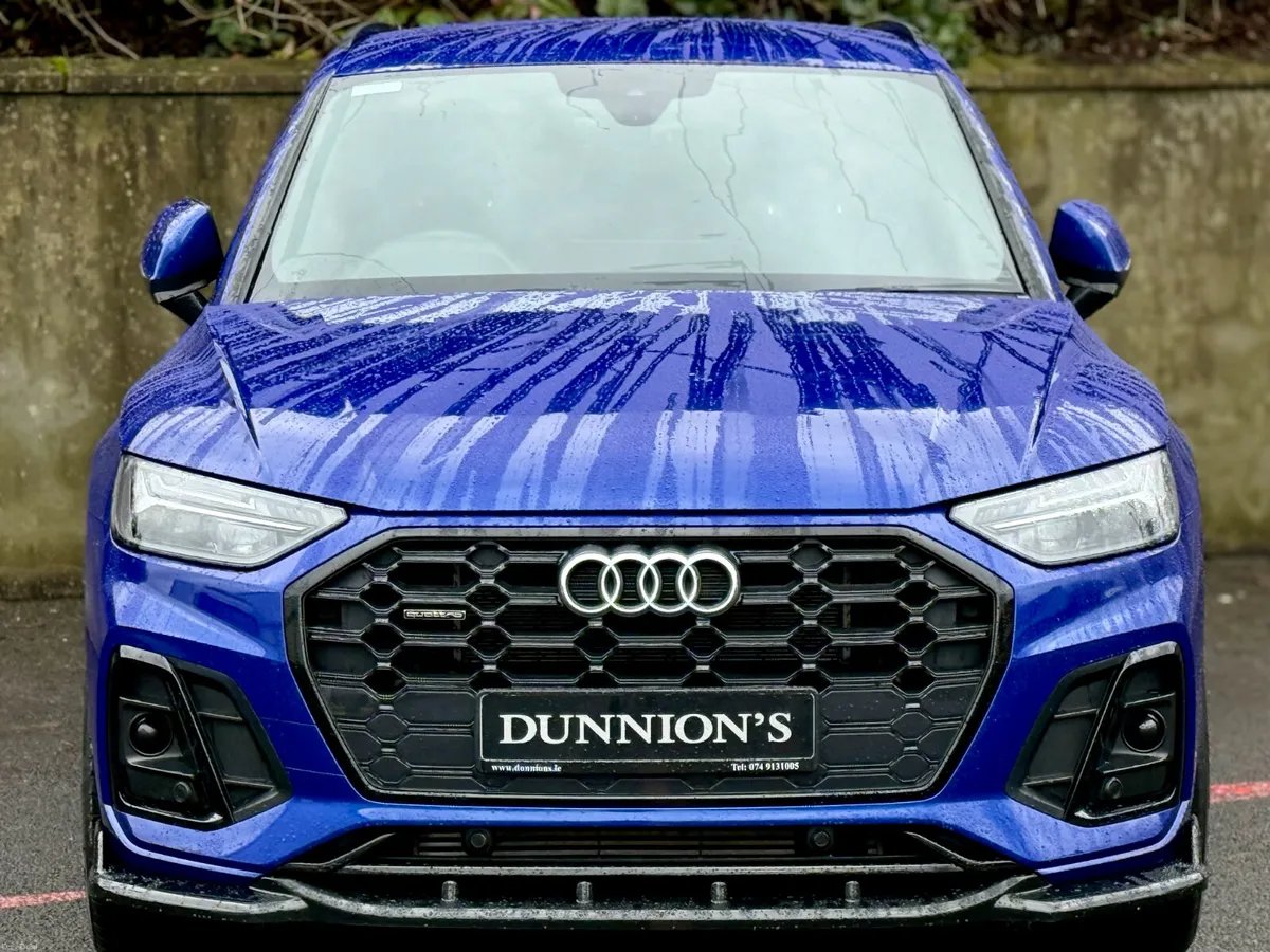 Audi Q5 2024 S LINE 50E *BLACK EDITION STYLING* - Image 3