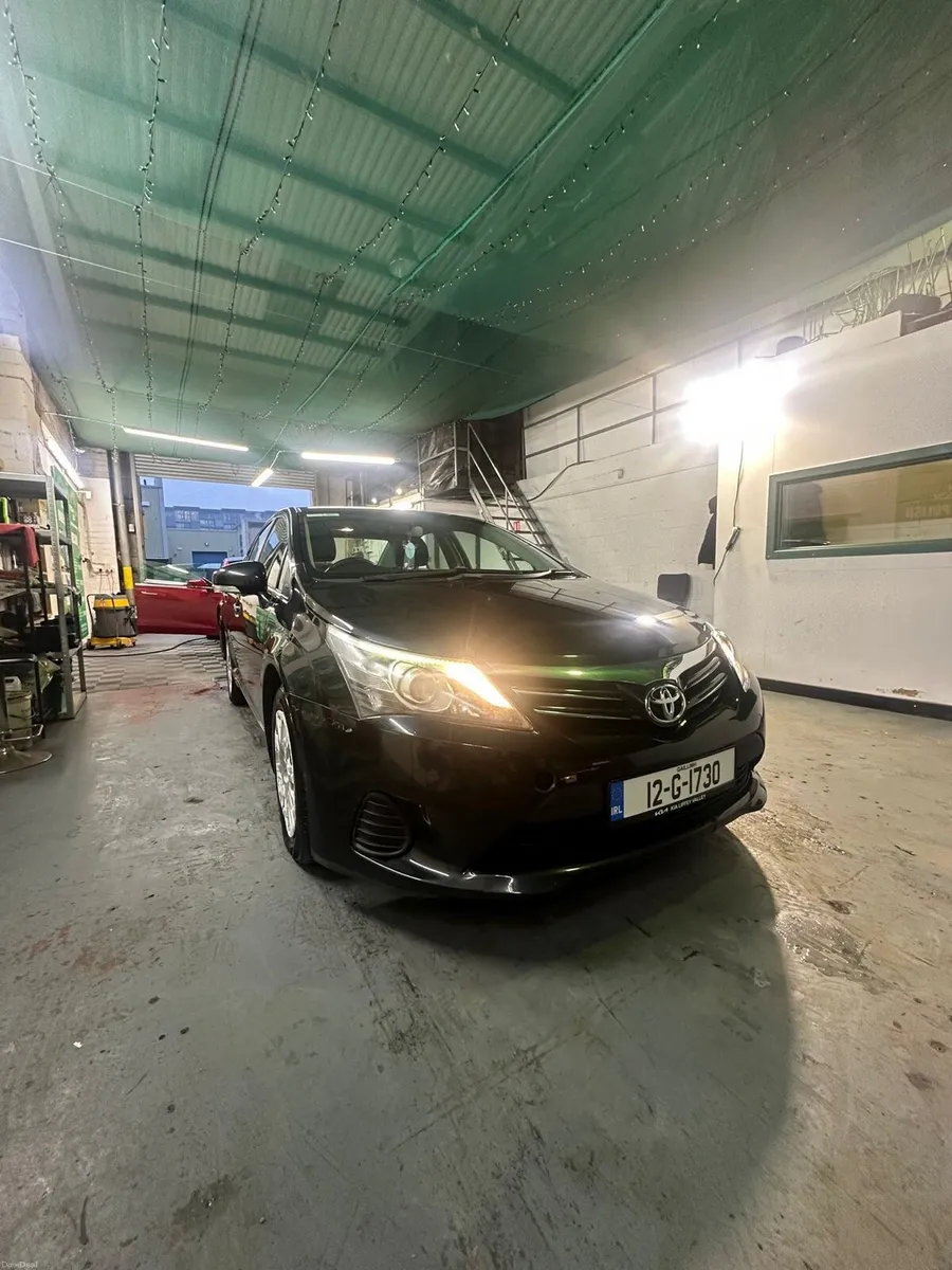 2012 Toyota Avensis Diesel - Image 2