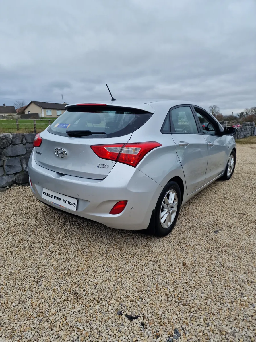 14 Hyundai i30 deluxe model diesel - Image 4
