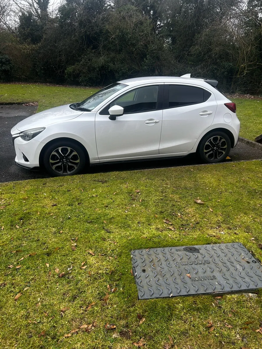 Mazda demio - Image 2