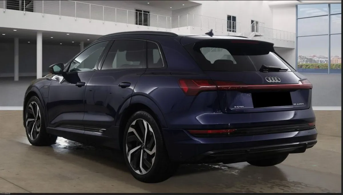 AUDI E-TRON BLACK EDITION 55 QUATTRO / 95KwH - Image 3