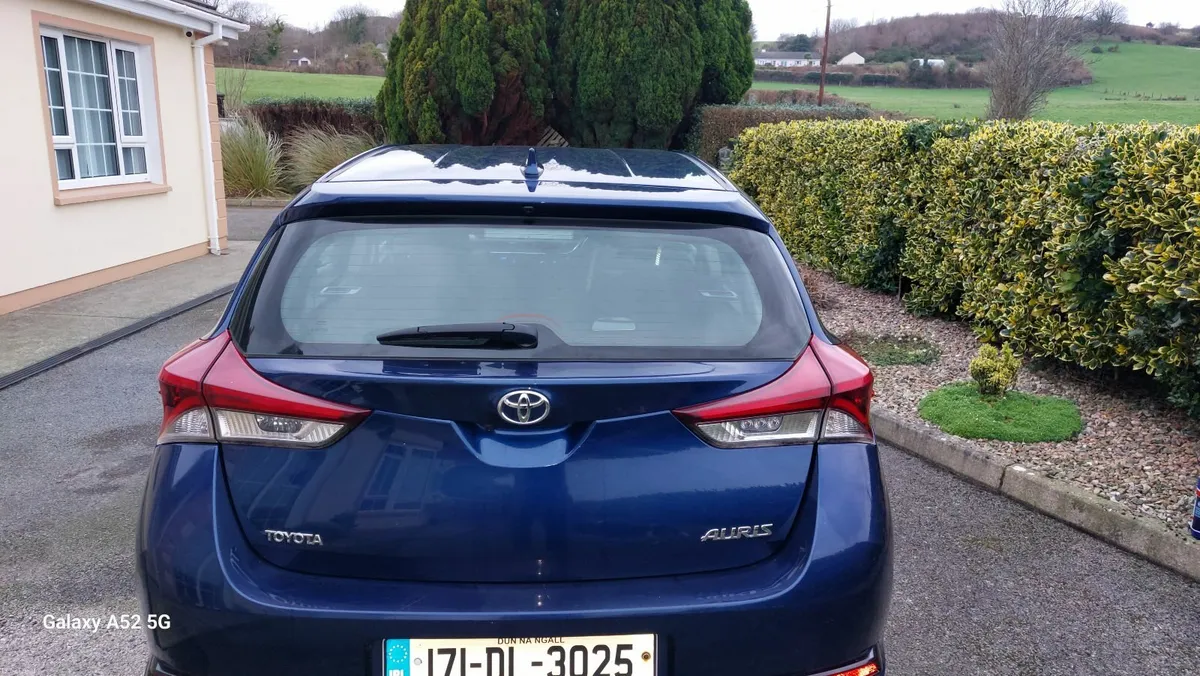 Toyota Auris 2017 - Image 3