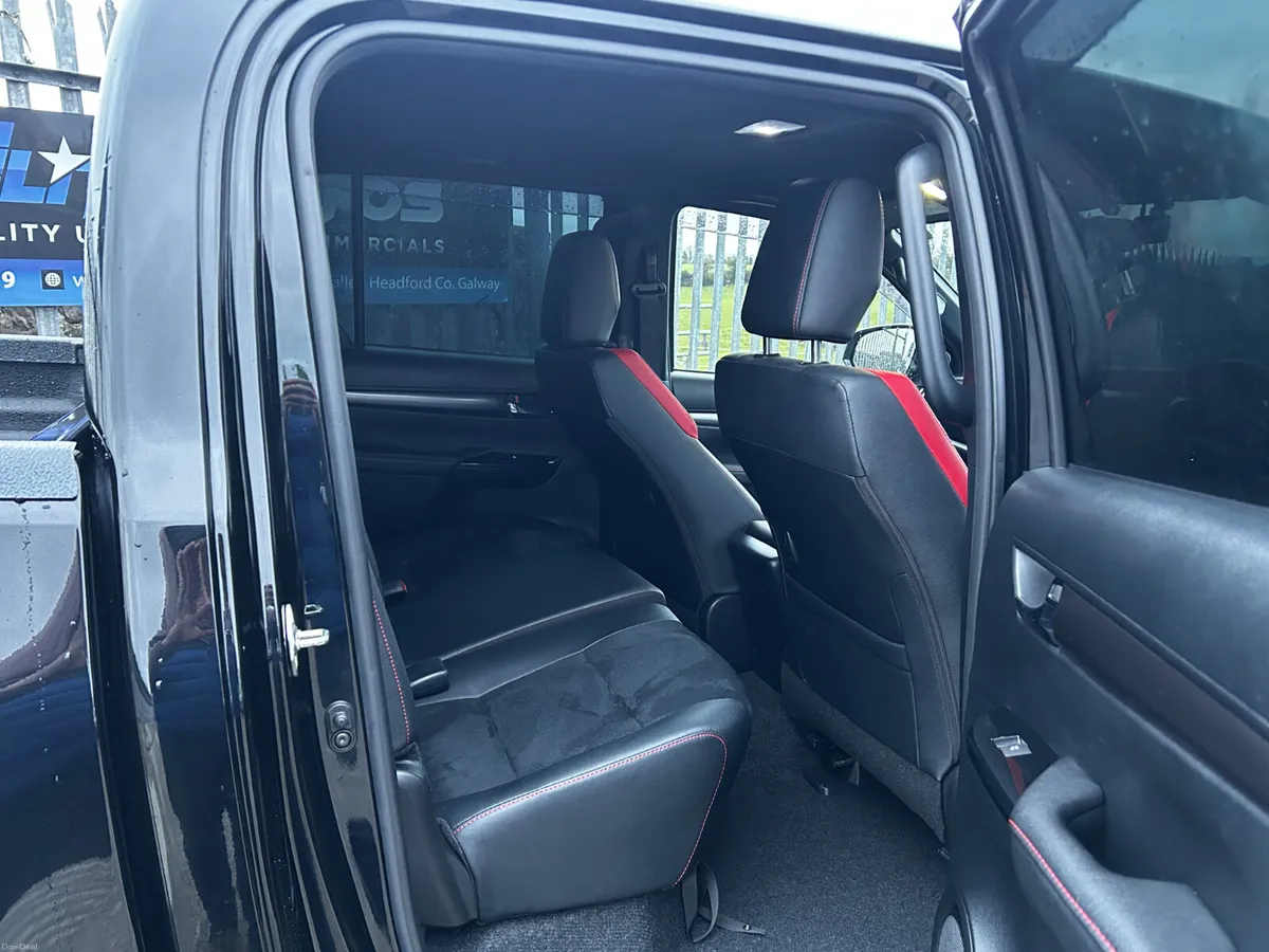 Toyota Hilux GR Sport Automatic 2024 - Image 4