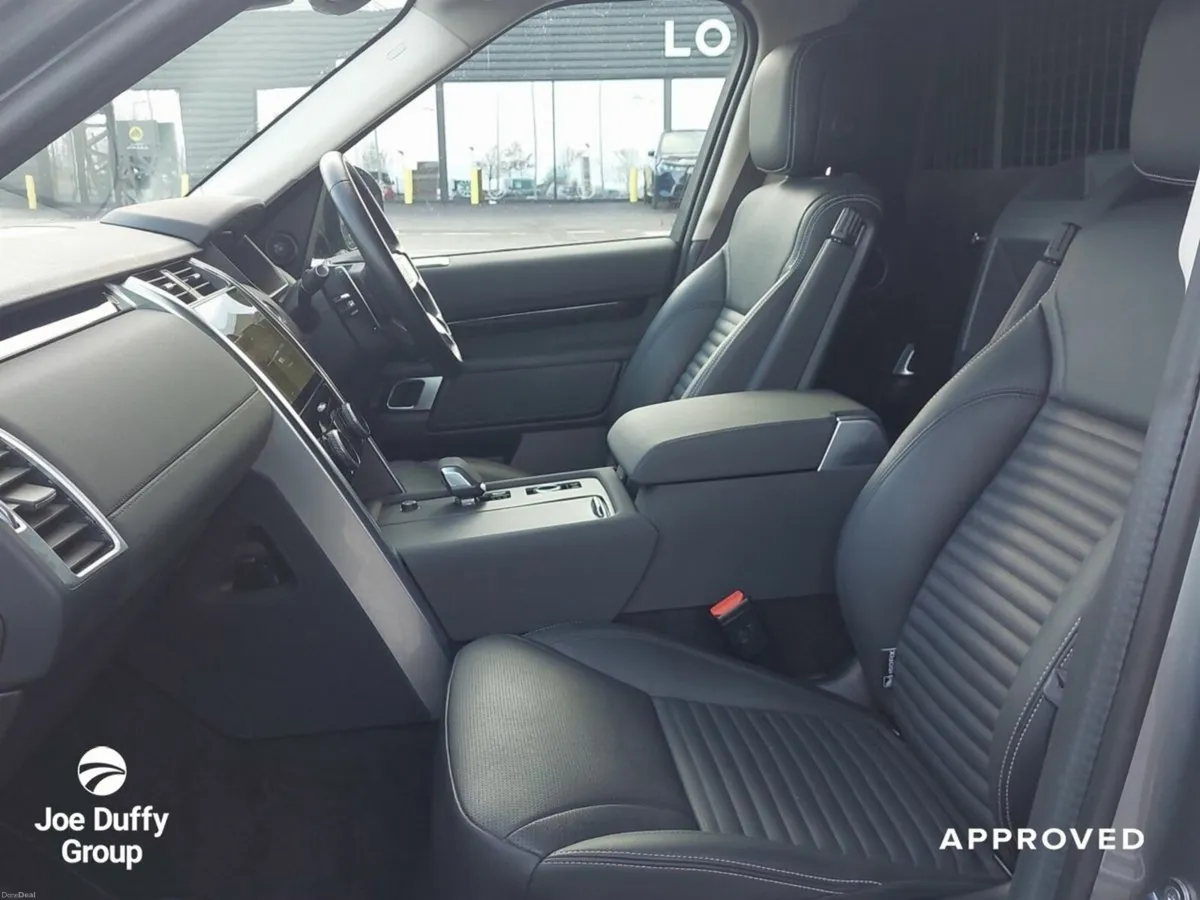 Land Rover Discovery 3.0 SD6 SE D300 - Image 3