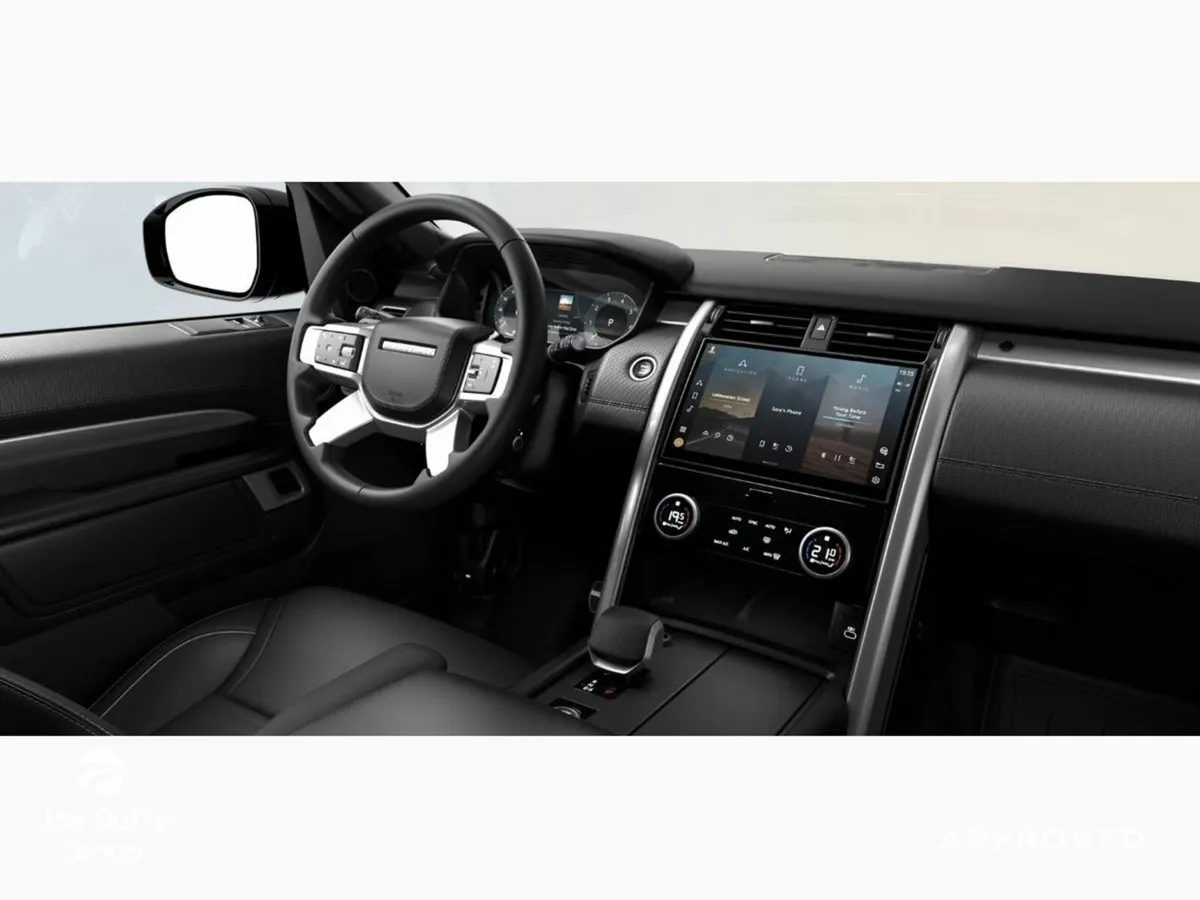 Land Rover Discovery 3.0 DYNAMIC HSE COMM *AVAILAB - Image 4