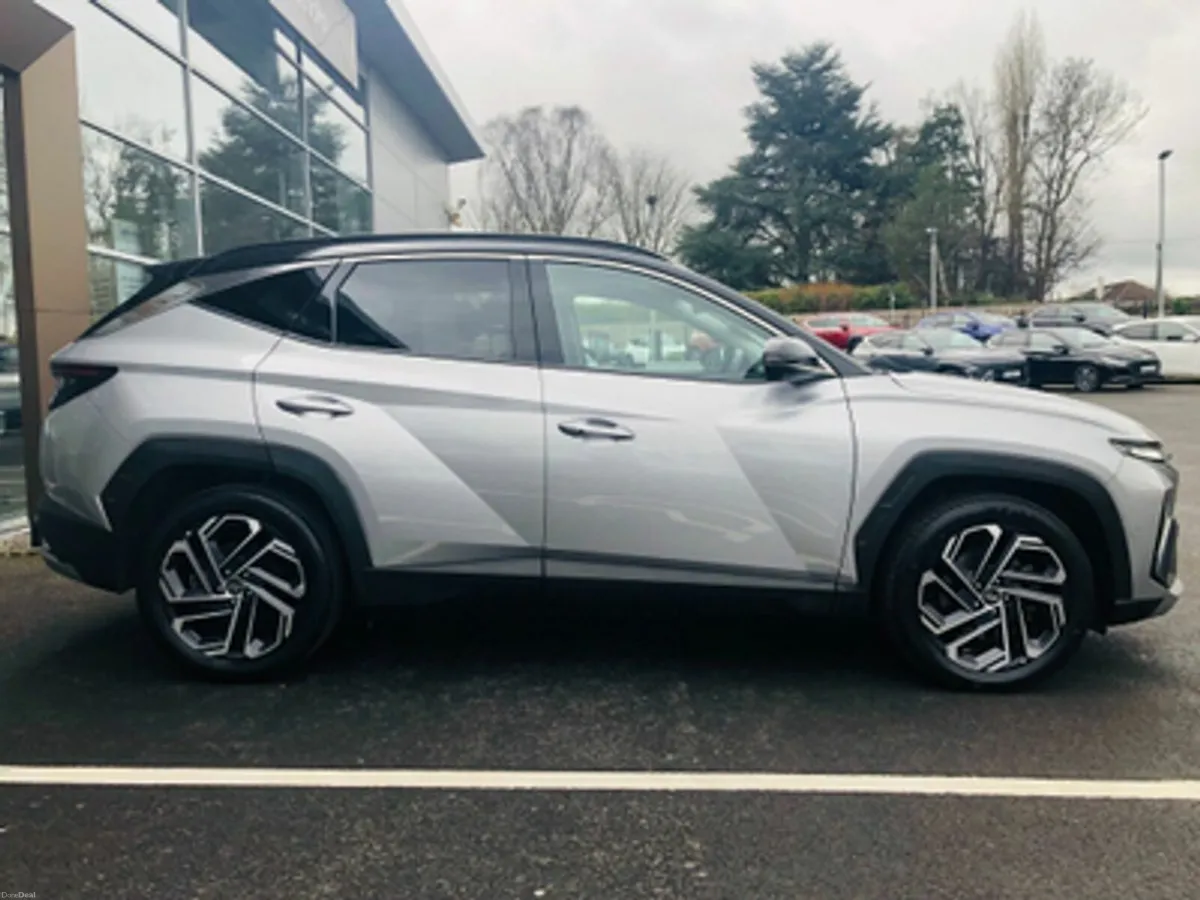 Hyundai Tucson Executive Plus 1.6 Hybrid Automatic - Image 4