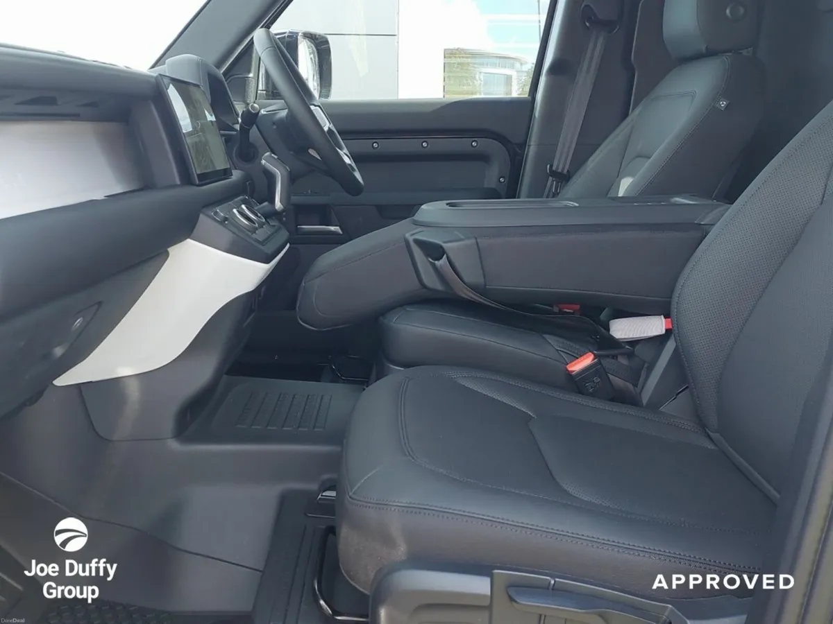 Land Rover Defender Hard Top S D250 - Image 4