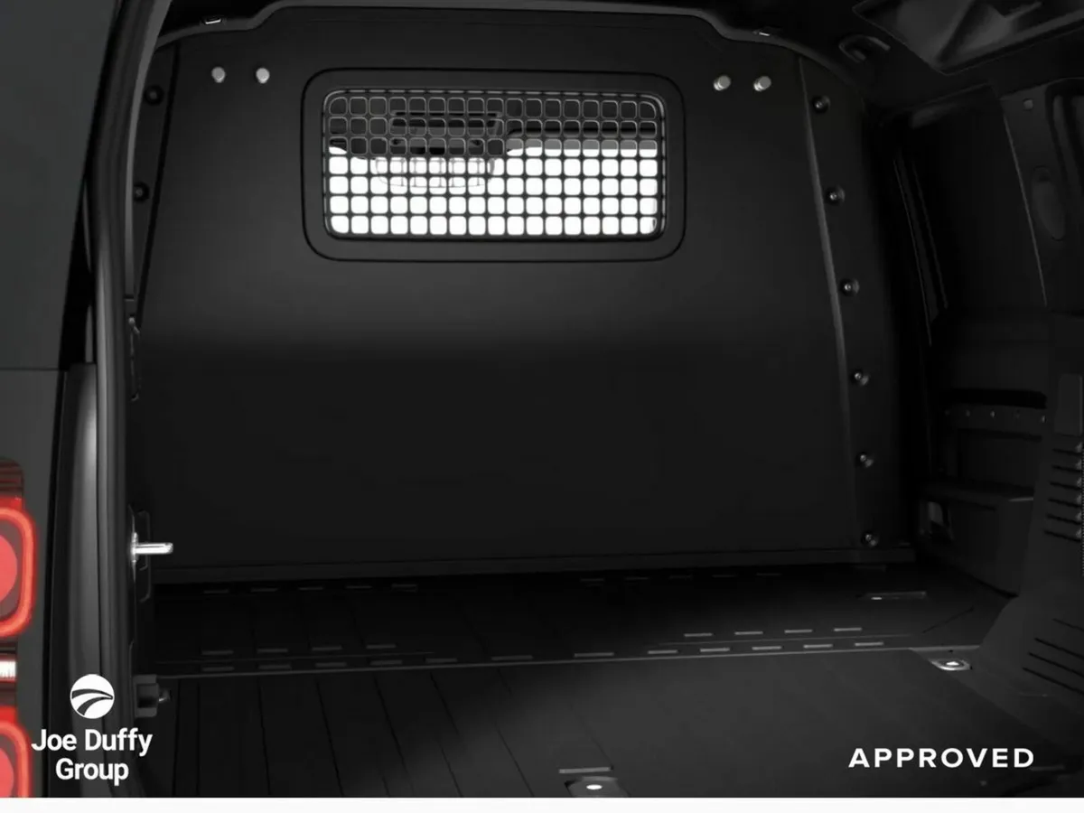 Land Rover Defender 110 X-Dyn SE - Hard Top - *** - Image 5