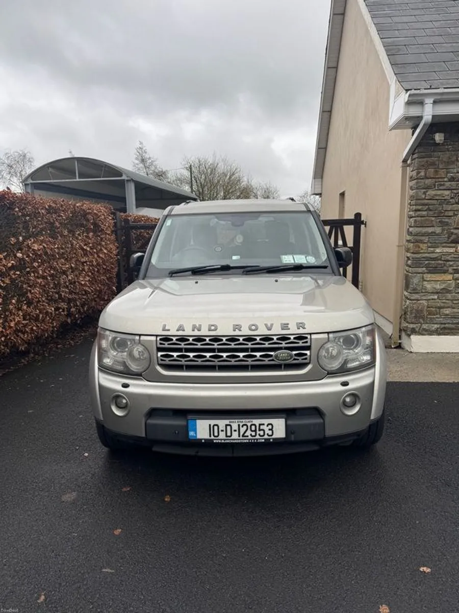 2010 Land Rover Discovery 4 - Image 2