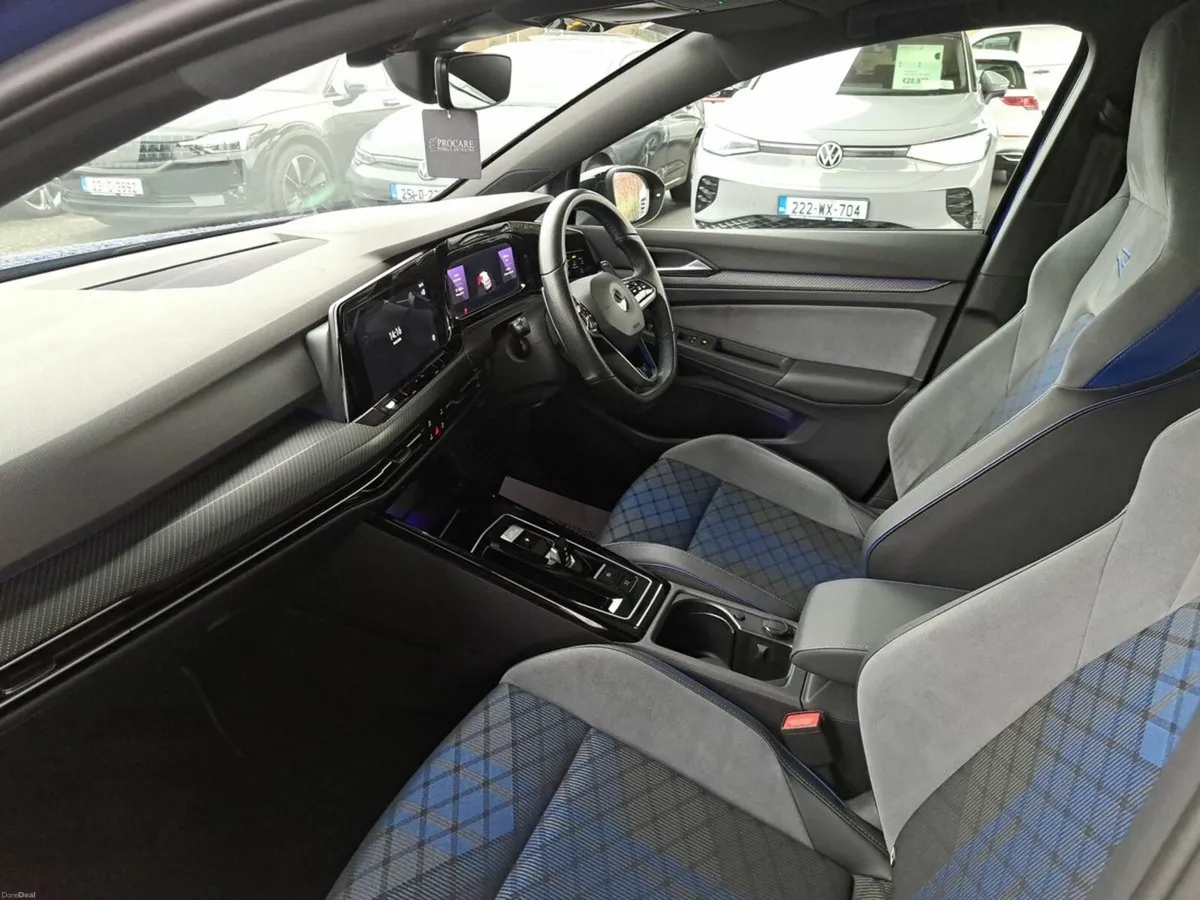 Volkswagen Golf R 2.0TSI 320HP 4M DSG - Image 4