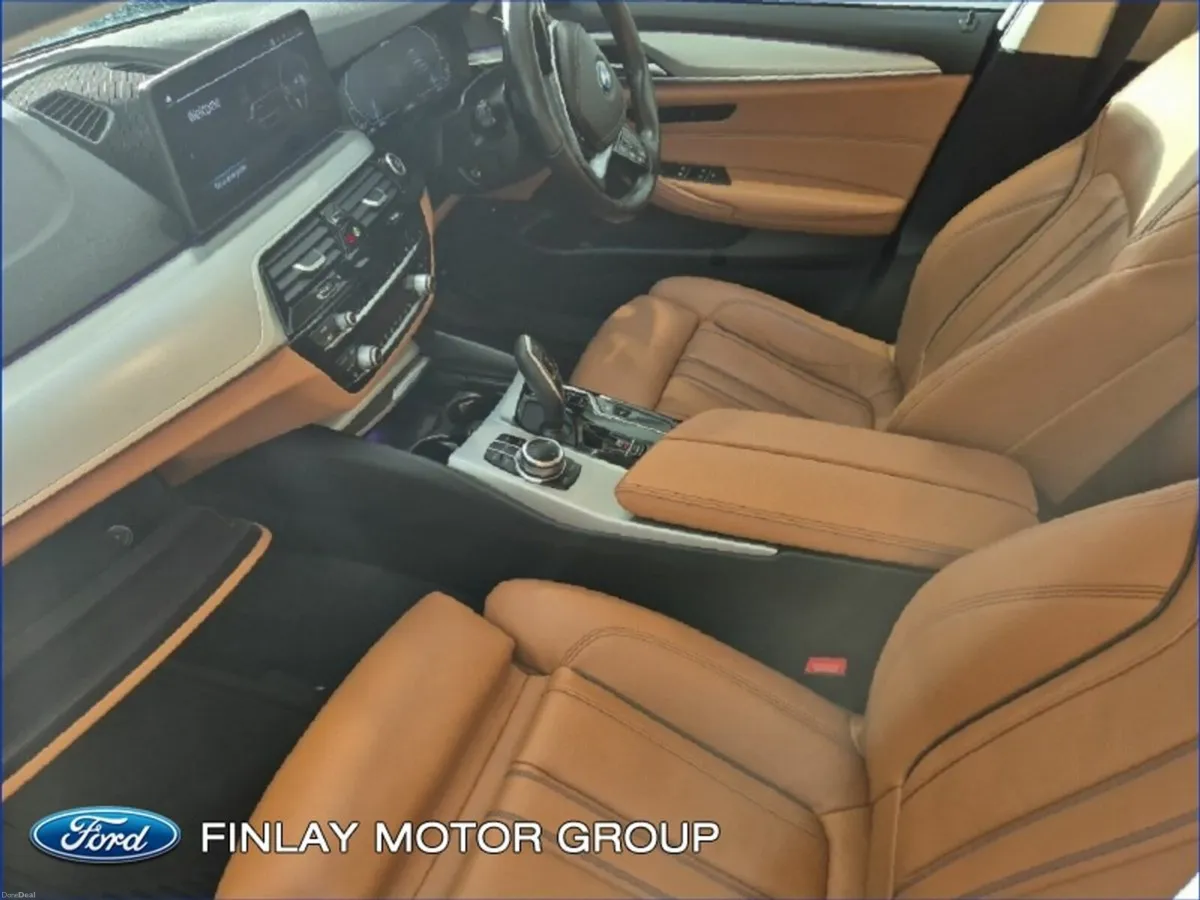 BMW 5-Series 530e SE PHEV, Upgrade interior , - Image 4