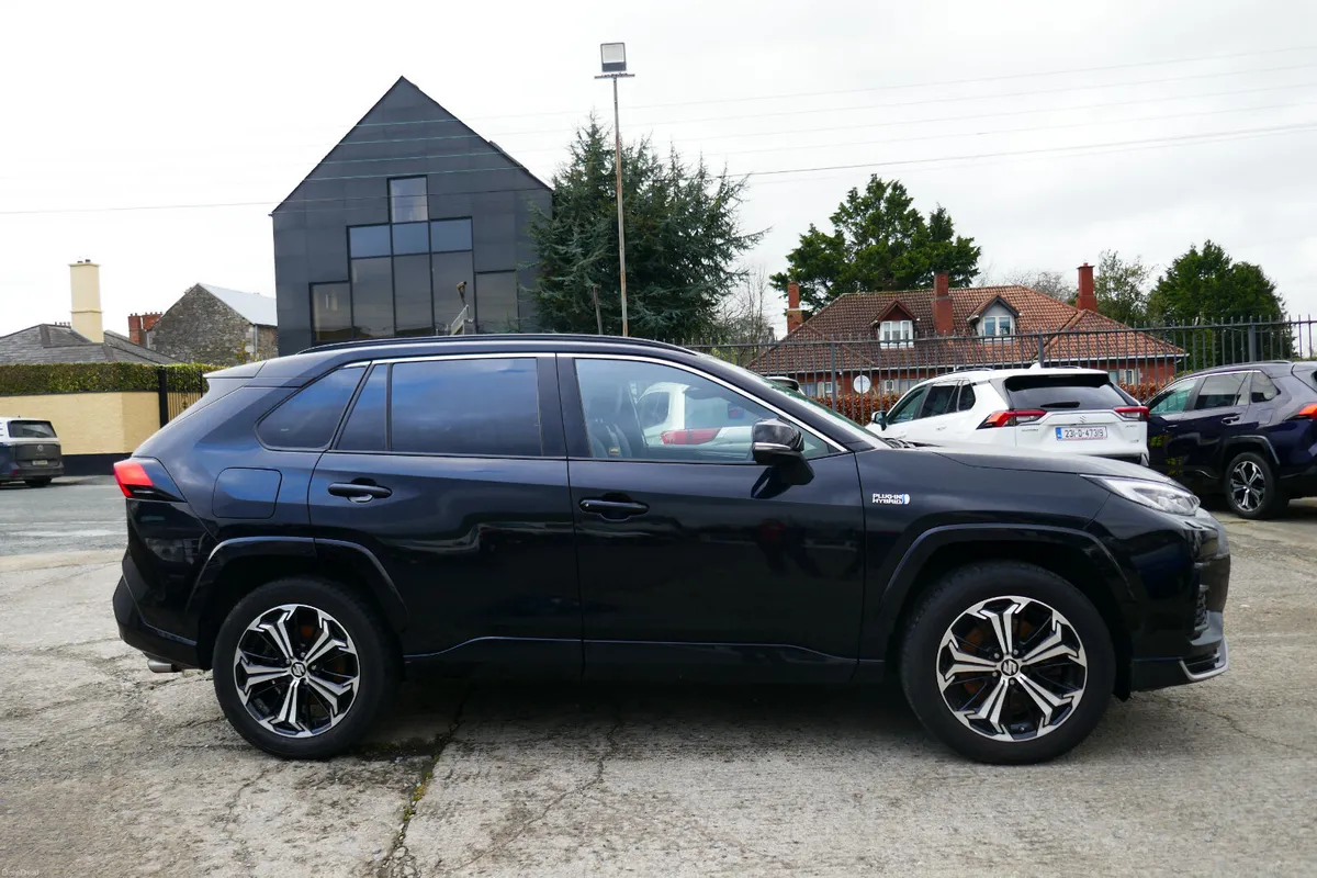 212, SUZUKI ACROSS 2.5 PETROL PLUG IN HYBRID - Image 3