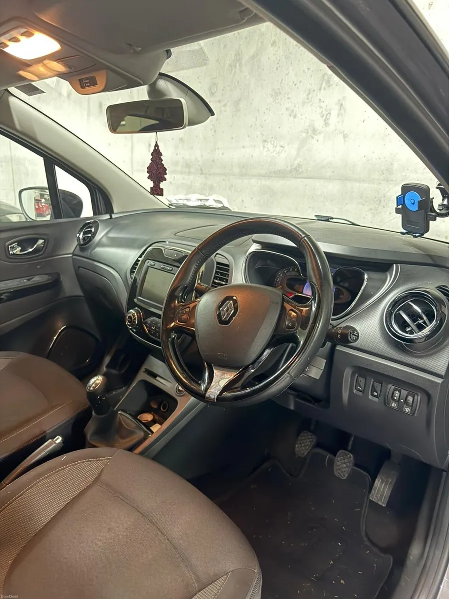 Renault Captur Dynamique Media Nav 1.0 petrol - Image 3