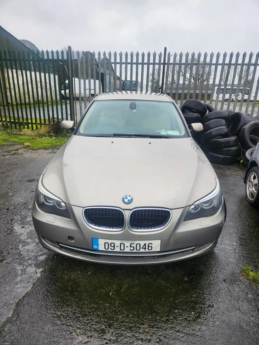 BMW 5-Series 2009 - Image 2