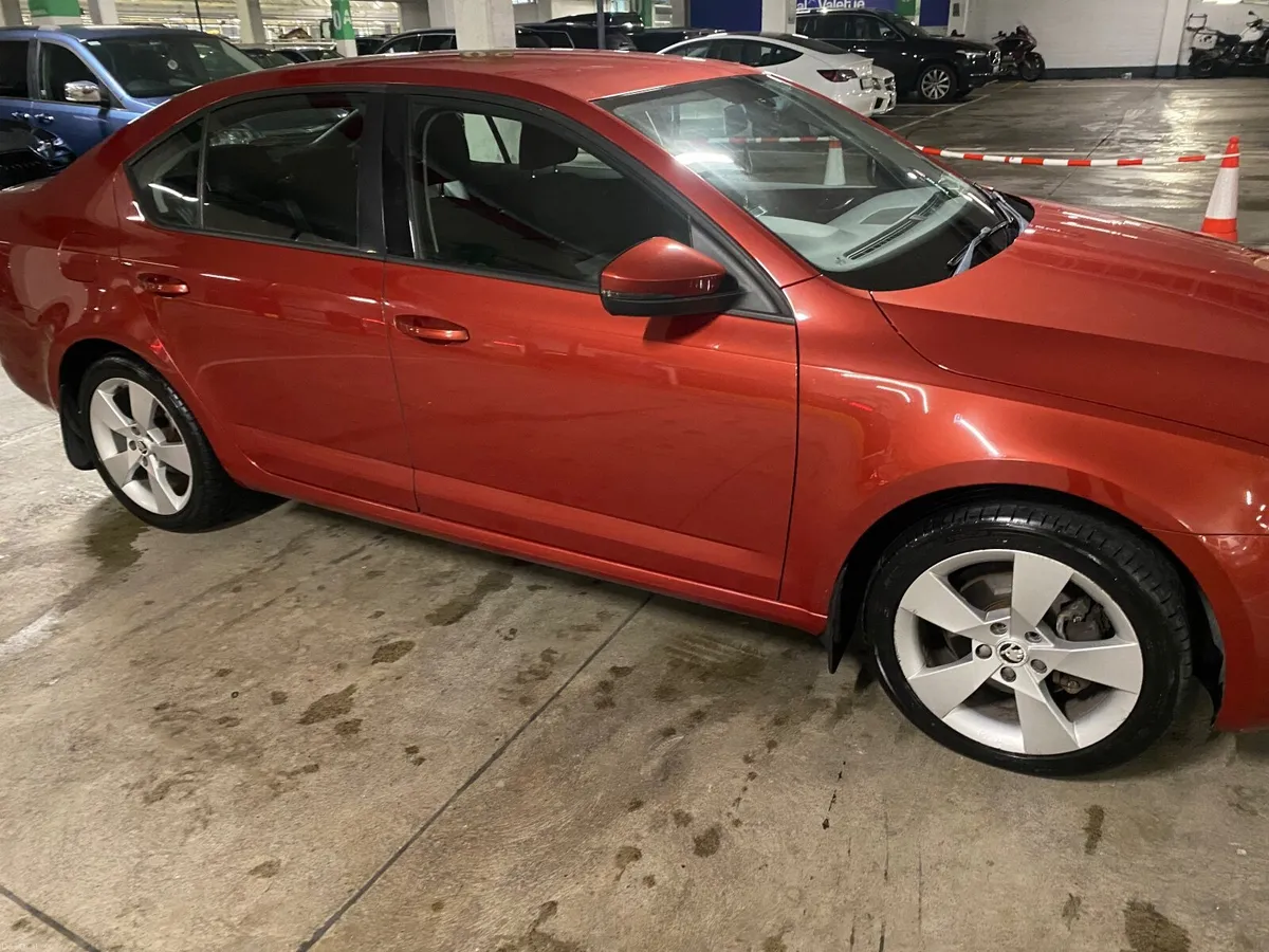 Skoda Octavia 2014 - Image 2