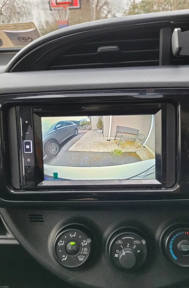 Toyota Vitz 2018 - Image 4