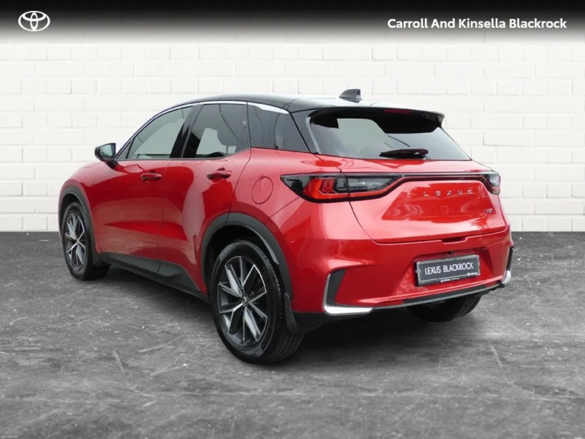 Lexus LBX Hybrid Emotion - Image 4