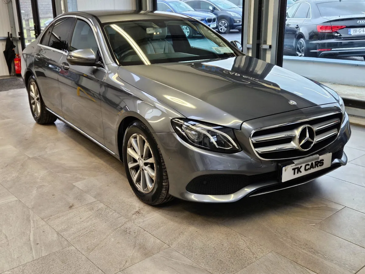16 MERCEDES-BENZ E-CLASS 200 AVANTGARDE - Image 1