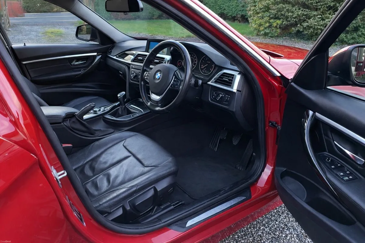 BMW 3-Series 2017 - Image 4