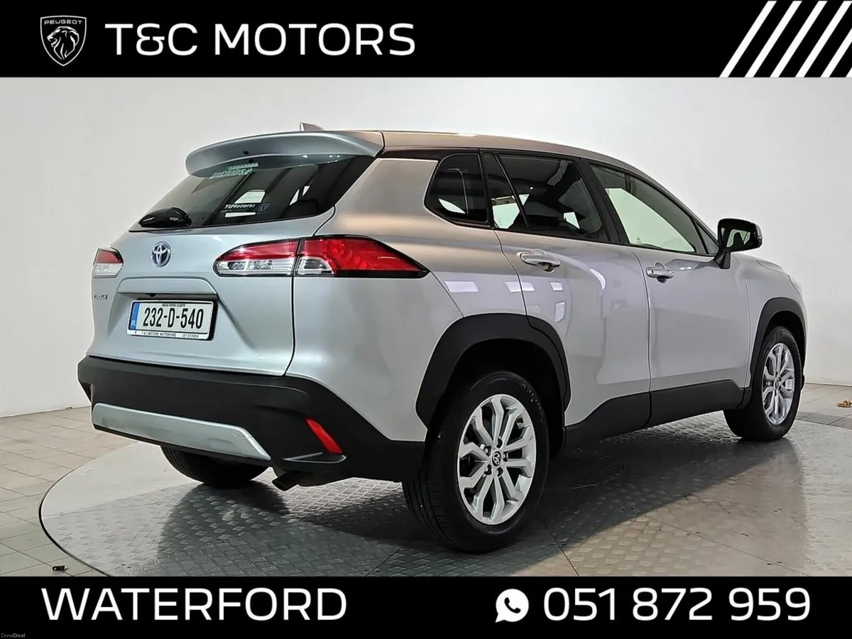 Toyota Corolla Cross 1.8 Hybrid Luna Hatchback - R - Image 4