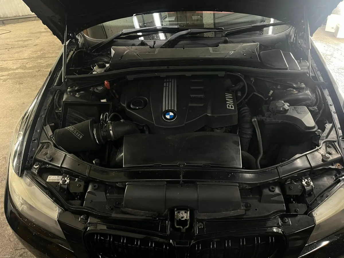 BMW 3-Series 2010 - Image 4