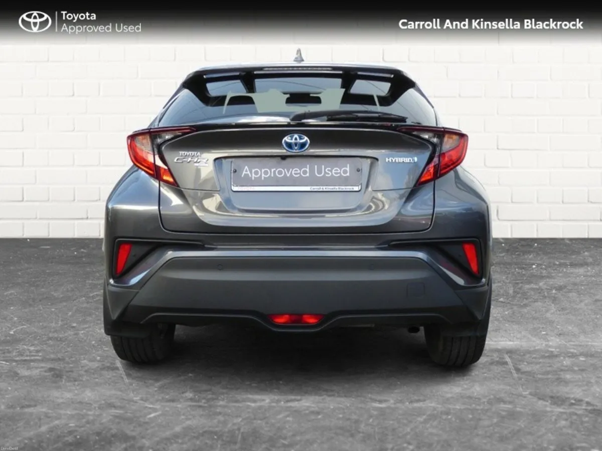 Toyota C-HR Hybrid Sport - Image 4