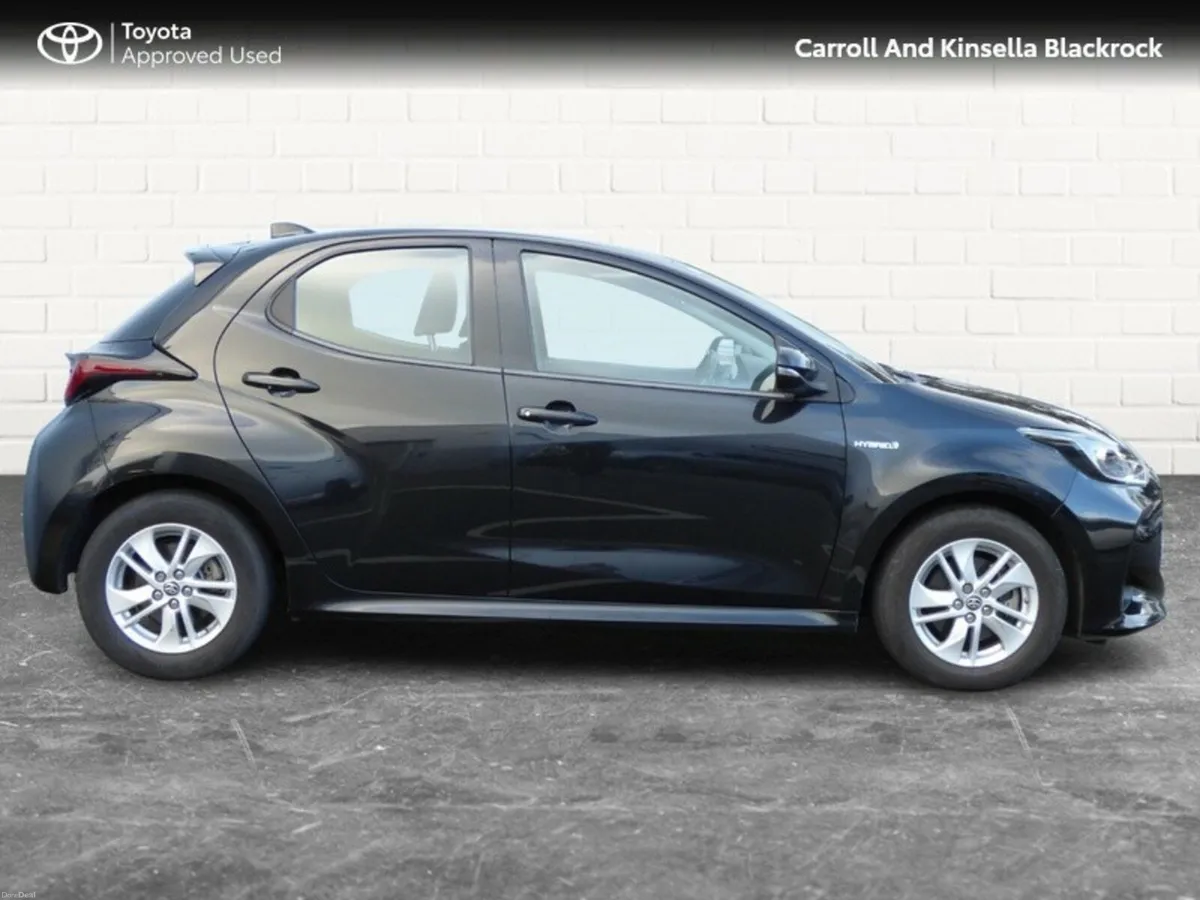 Toyota Yaris Hybrid Luna - Image 3