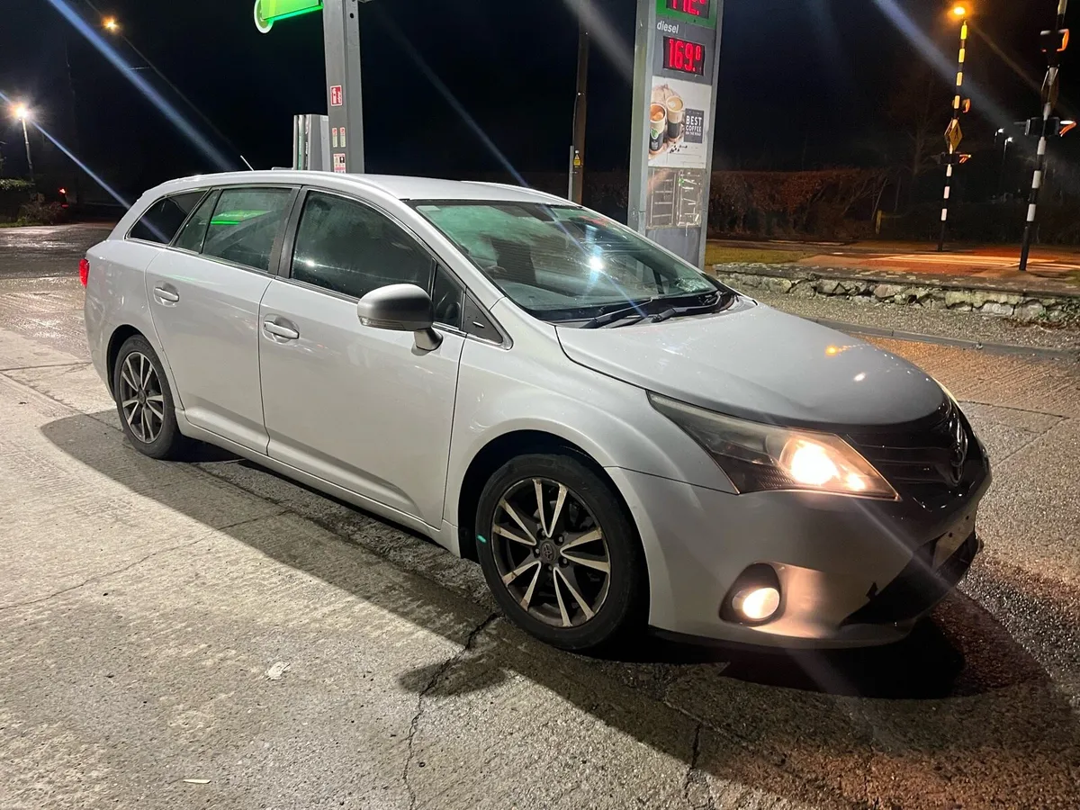 2013 Toyota avensis 2.0 diesel - Image 3