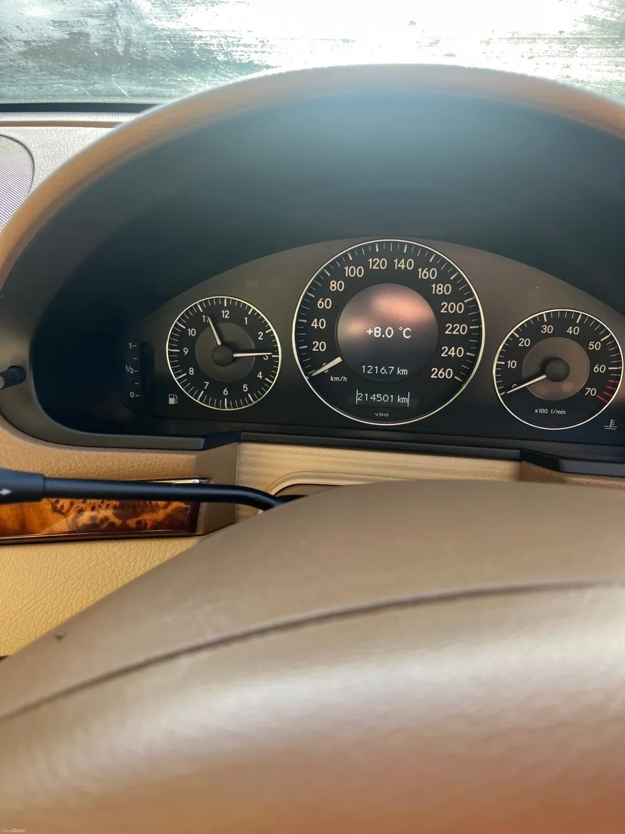 Mercedes-Benz E-Class 2008 - Image 2