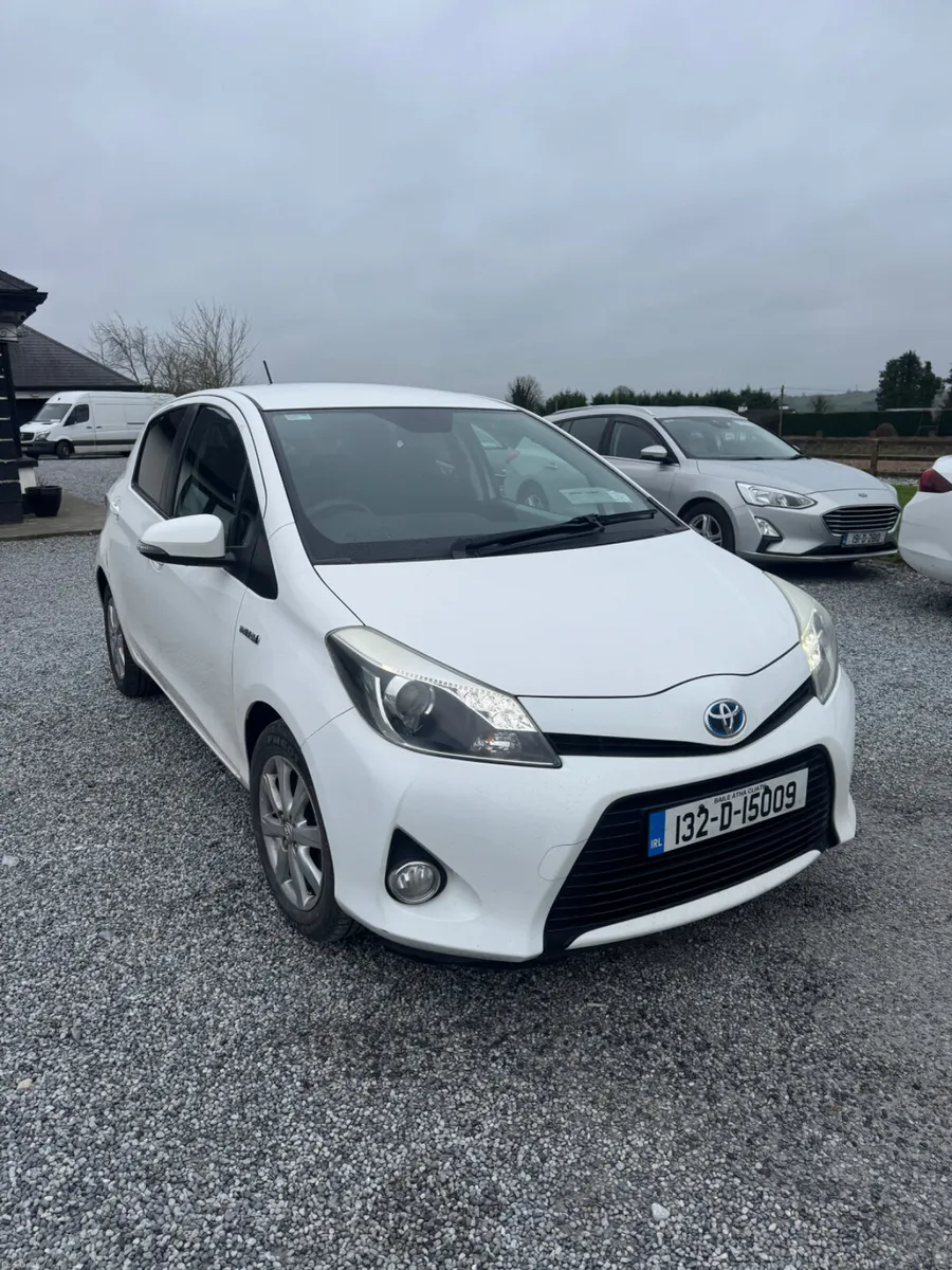 Toyota Yaris 2013 hybrid new nct and taxed - Image 2
