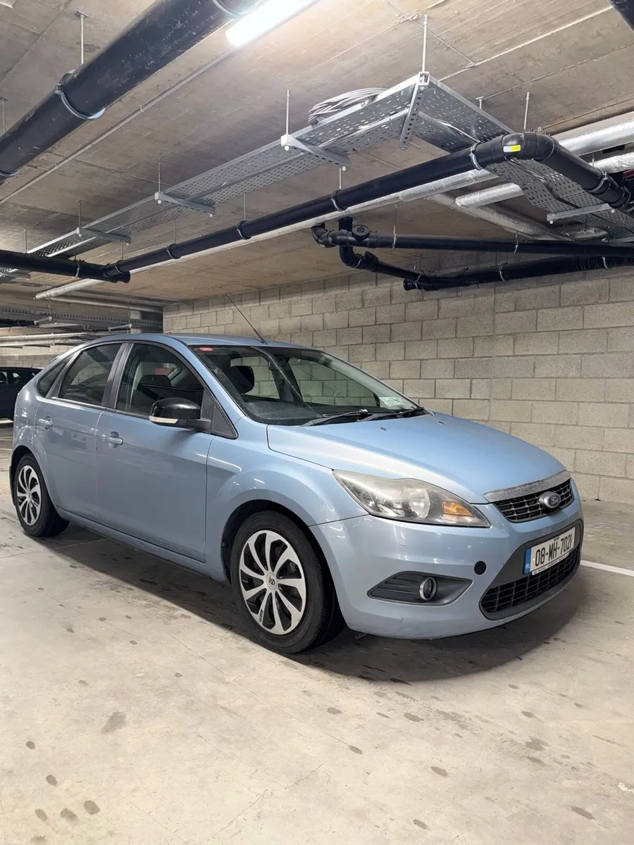 Ford Focus Zetec 1.6 Automatic - Image 1