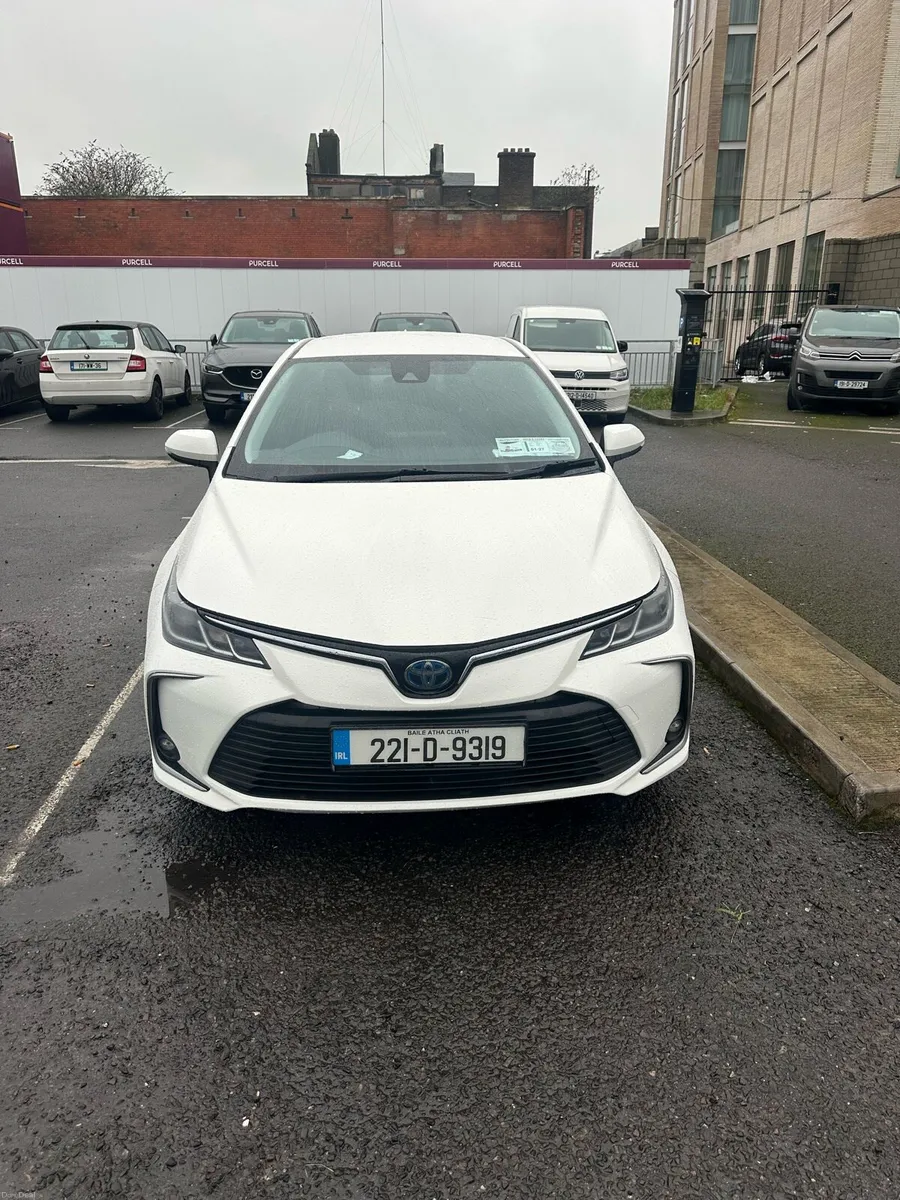 Toyota Corolla automatic hybrid 2022 - Image 1