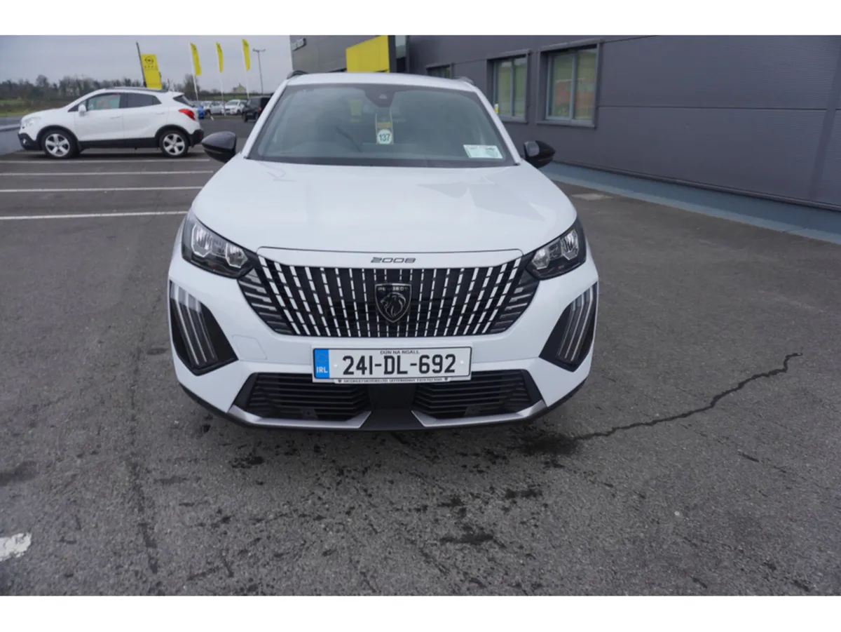 Peugeot 2008 ALLURE 1.2T 130PS - Image 4