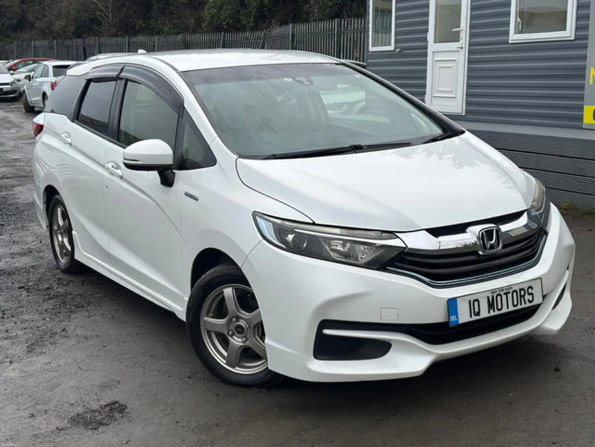 Honda Shuttle 1.5L Petrol-Hybrid Estate Automatic - Image 1