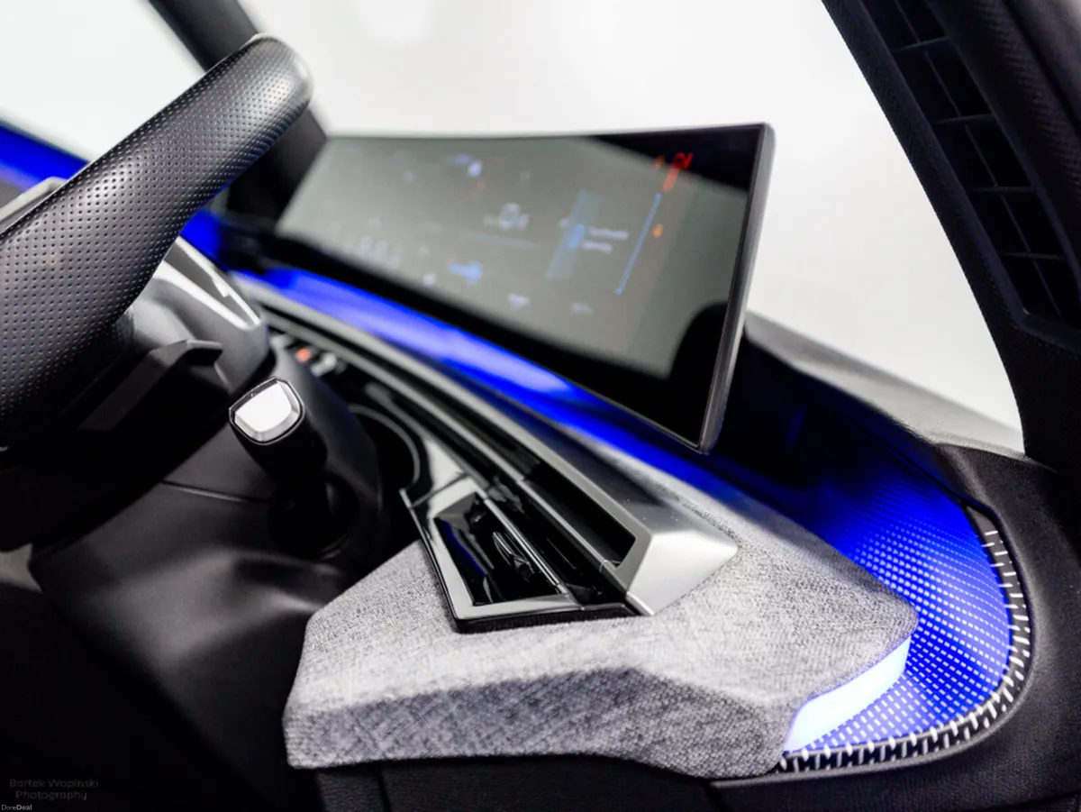 Peugeot 3008 E-GT 73kWh 210HP - Image 3