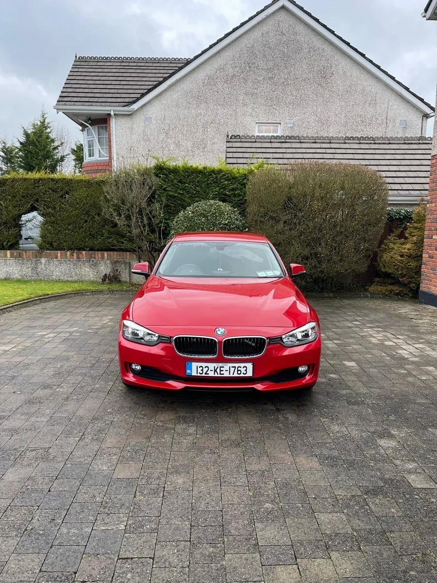 Red BMW 316d 2013 F30 - Image 1