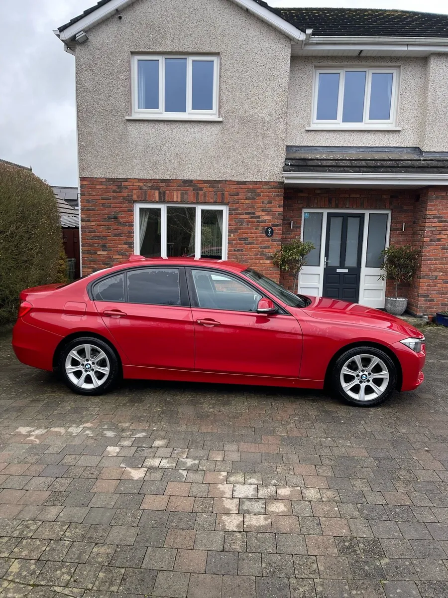 Red BMW 316d 2013 F30 - Image 3