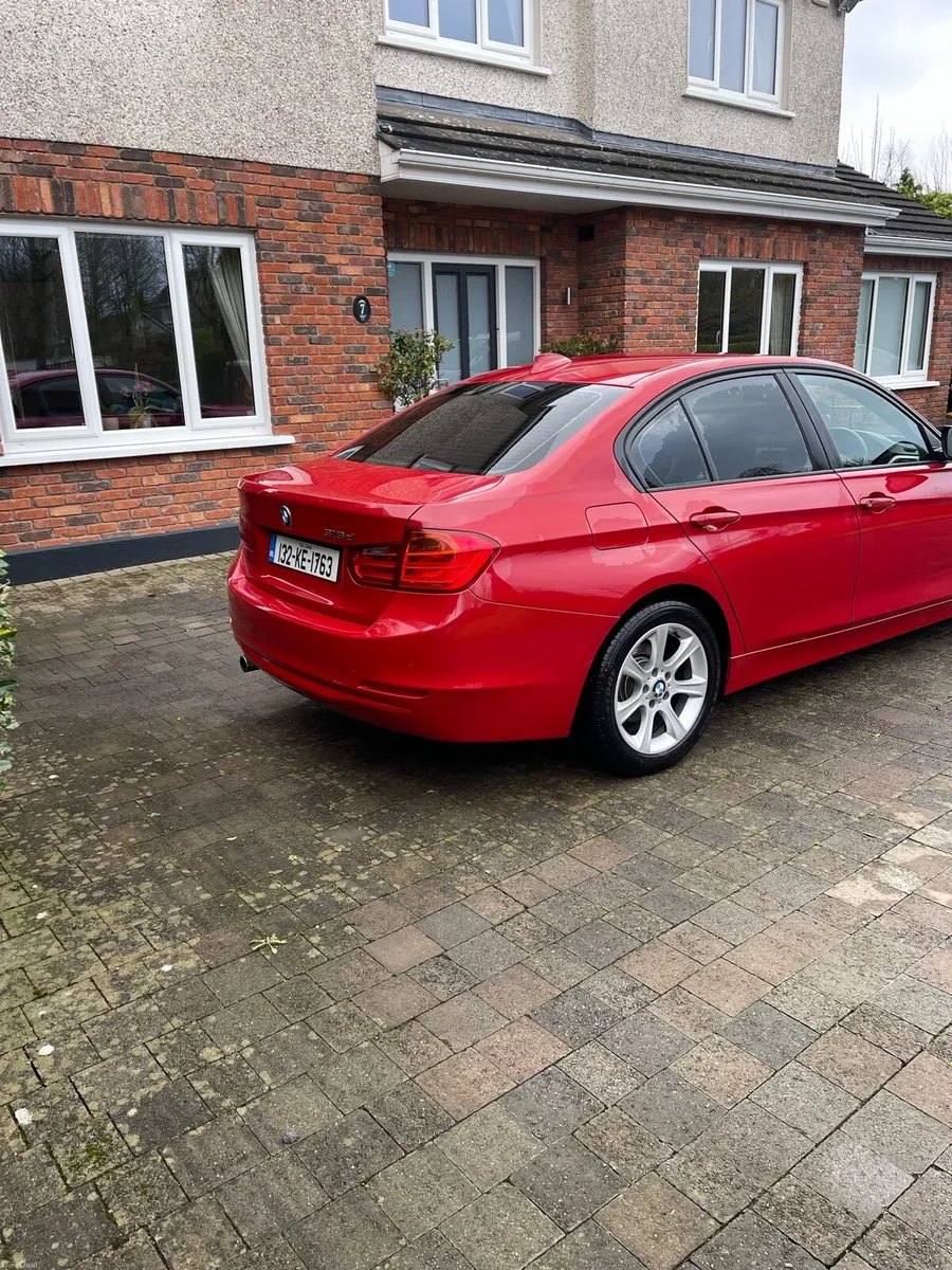Red BMW 316d 2013 F30 - Image 4