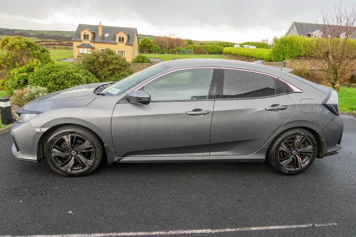 Honda Civic 2017 - Image 1