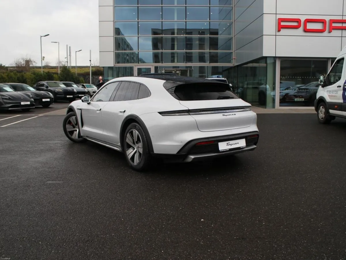 Porsche Taycan 4S Cross Turismo - Image 2