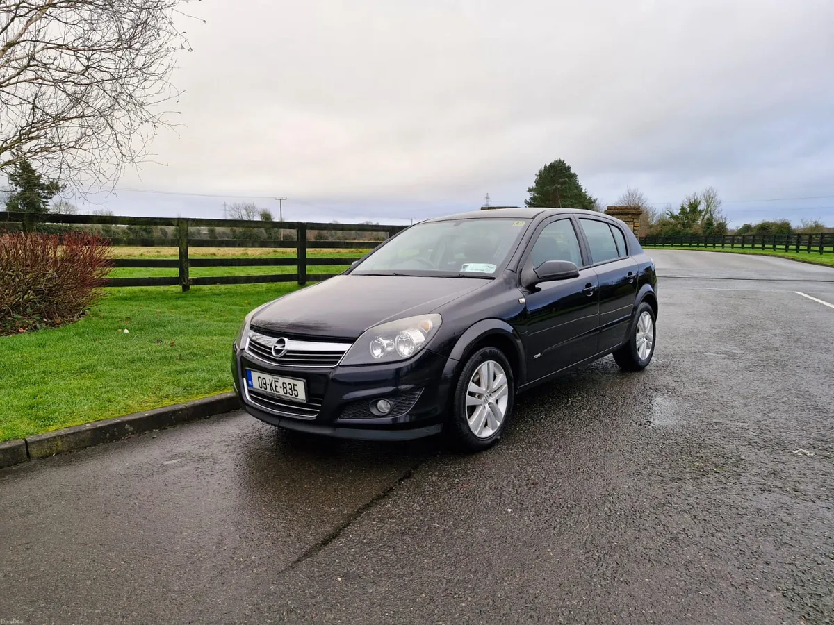 Opel Astra 1.4 petrol ( NCT and TAX ) !! - Image 1