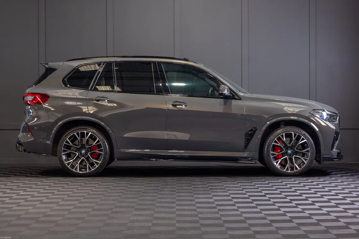 2023 BMW X5M Competition Ultimate *Pan Roof - Image 2