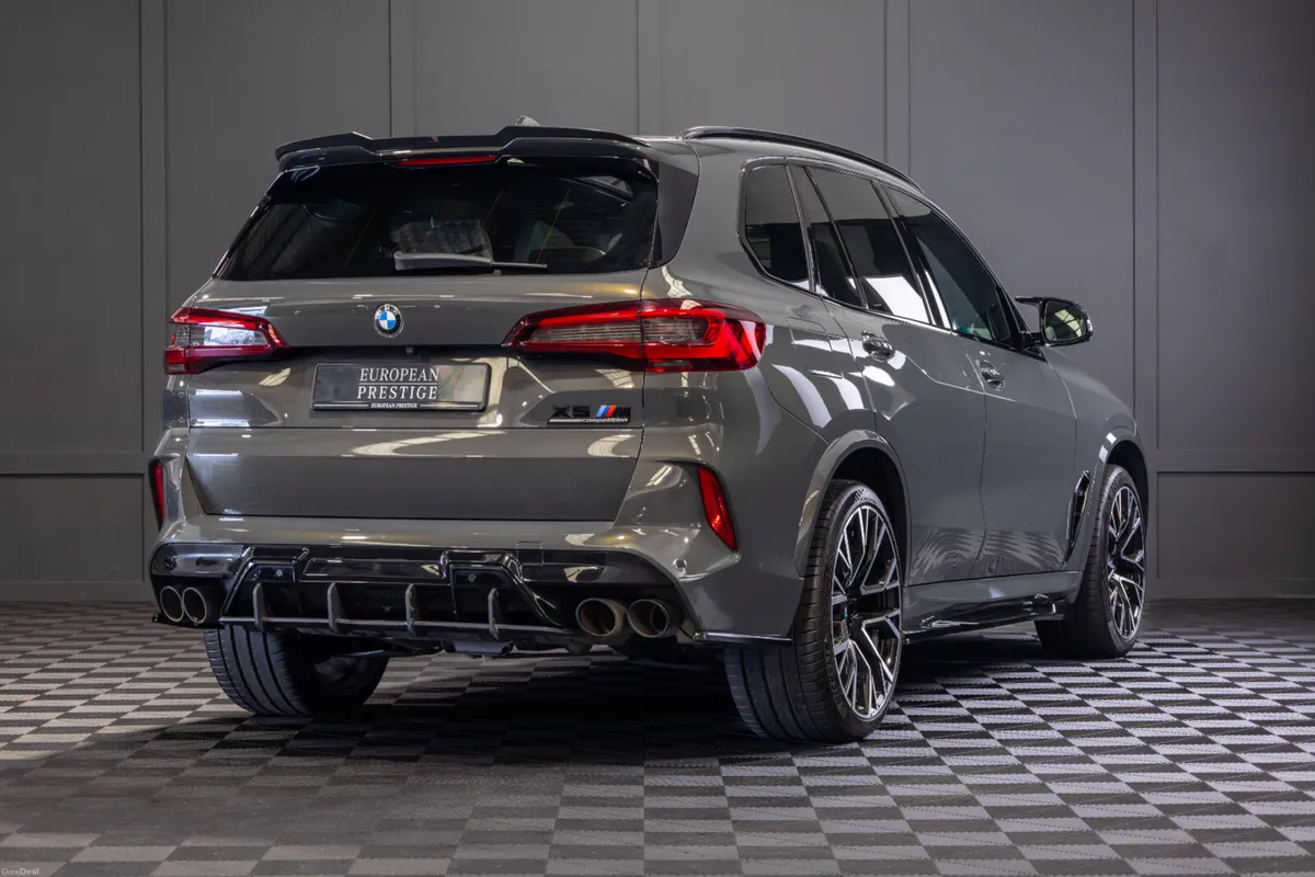 2023 BMW X5M Competition Ultimate *Pan Roof - Image 3