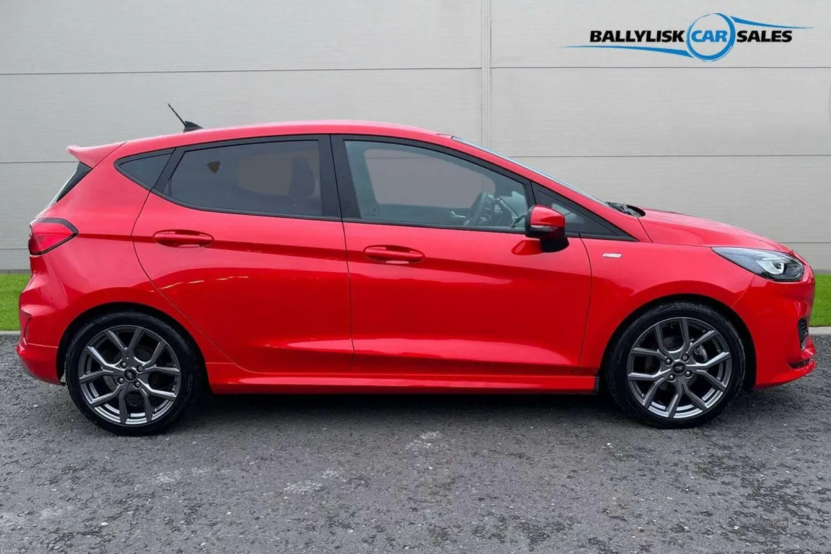 Ford Fiesta 1.0T 125PS ST-Line Edition in Race Red - Image 3
