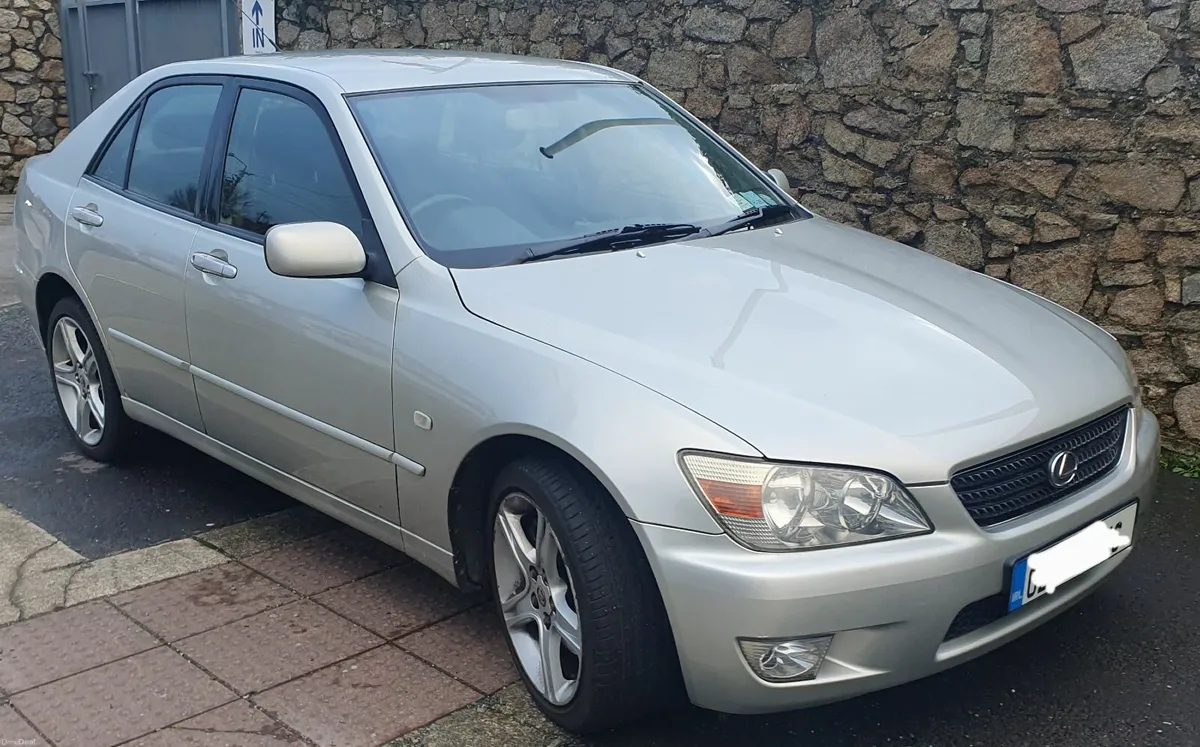 Lexus IS200 - Image 1