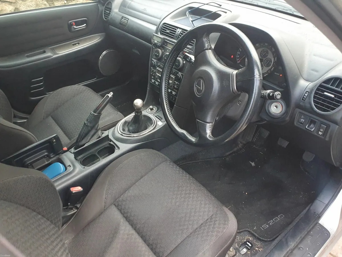 Lexus IS200 - Image 3