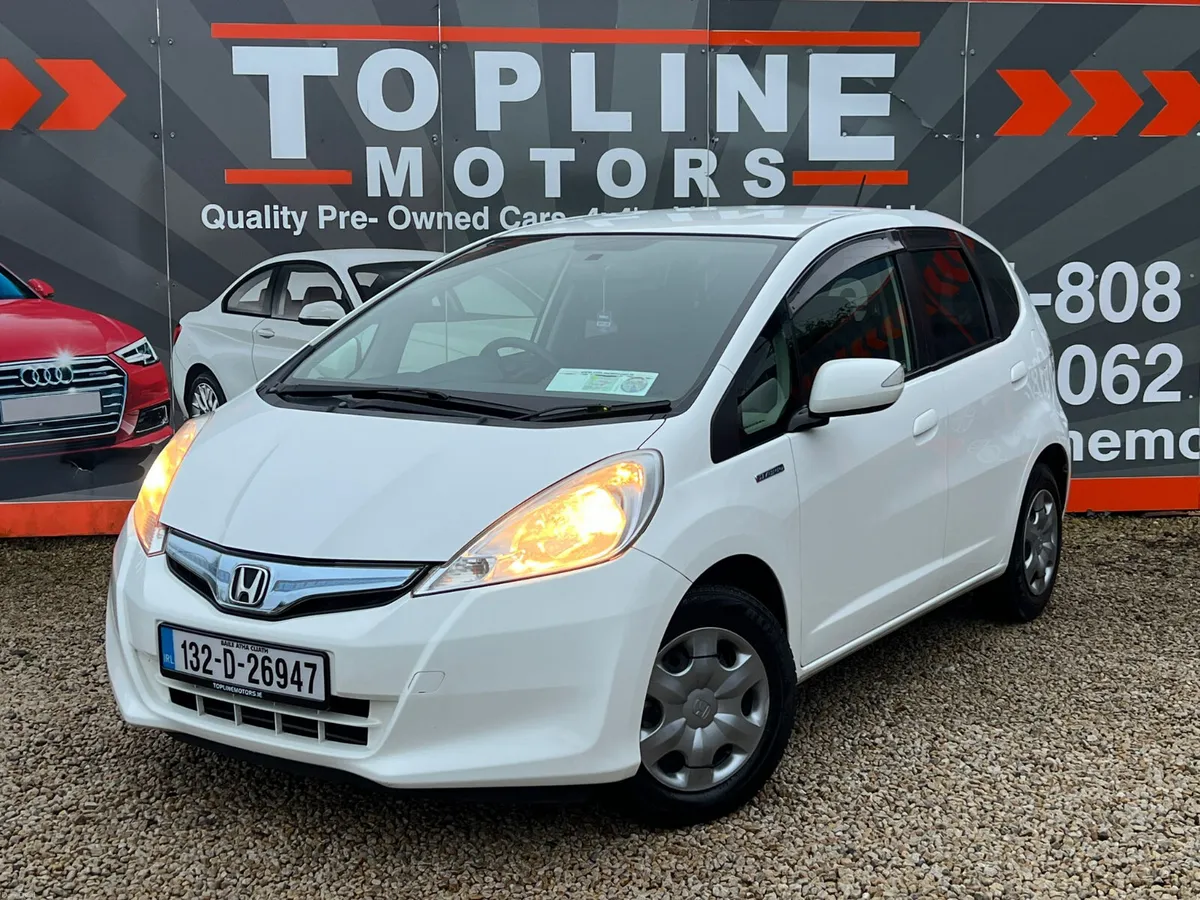 ==HONDA FIT HYBRID//AUTO//NCTED//IMMACULATE== - Image 4
